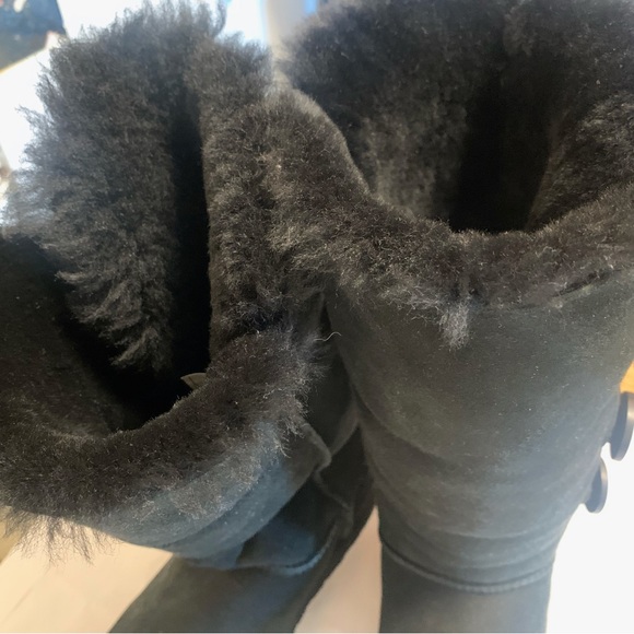 UGG Australia Bailey Button Triplet II Boots - Picture 7 of 11